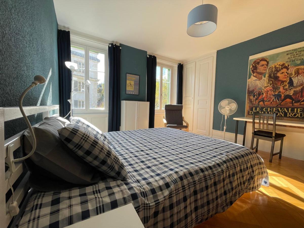 Le Locle : Bel Appartement Chaleureux Exterior photo