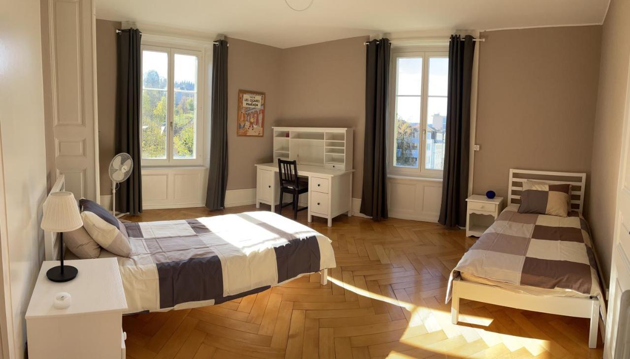 Le Locle : Bel Appartement Chaleureux Exterior photo